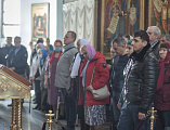 В Великий Четверг Страстной седмицы – воспоминание Тайной Вечери Преосвященнейший епископ Симон совершил богослужение в Покровском кафедральном соборе города Шахты