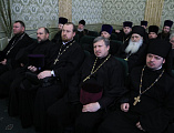 В районном ДК пос. Каменоломни состоялась встреча профессора Александра Леонидовича Дворкина с духовенством Шахтинской епархии. На встрече присутствовал епископ Шахтинский и Миллеровский Симон
