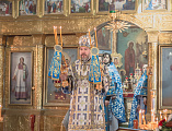 В праздник Благовещения Пресвятой Богородицы Преосвященнейший епископ Симон совершил Литургию в Покровском храме города Шахты