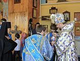 Преосвященнейший епископ Симон возглавил праздничную Божественную литургию в храме Владимирской иконы Божией Матери х. Можаевка по случаю престольного дня