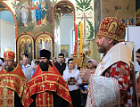 В день празднования Светлой Пасхи в Покровский кафедральный собор г. Шахты доставлен Благодатный огонь из Иерусалима