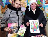 Во Всемирный день борьбы со СПИДом добровольцы Нижнедонского благочиния раздали жителям Октябрьского района информационные буклеты