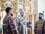 В Неделю Торжества Православия Преосвященнейший епископ Симон совершил Литургию в Покровском кафедральном соборе города Шахты