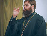 «Один из главных смыслов христианской жизни – учиться жить по Евангелию». В Покровском кафедральном соборе г. Шахты продолжаются регулярные беседы на евангельское чтение
