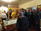 В праздник иконы Божией Матери Неопалимая Купина сотрудники МЧС сл. Кашары помолились за Божественной литургией