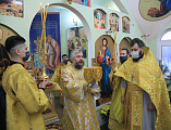 В престольный праздник Преосвященнейший епископ Симон совершил Божественную литургию в храме святого праведного Иоанна Кронштадтского г. Шахты