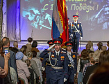 В Шахтинском драматическом театре прошел городской театрализованный концерт «Колокола Победы»