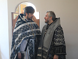 Преосвященнейший епископ Симон совершил литургию Преждеосвященных Даров в храме блаженной Матроны Московской Донецкого благочиния