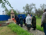 Иеромонах Варнава (Максименко) вместе с приходом совершил панихиду по воинам, погибшим в Великой Отечественной войне