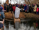 Иерей Георгий Лукащук освятил воды реки Калитва возле храма Покрова Пресвятой Богородицы сл. Никольской