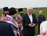 В Кашарском районе Ростовской области епископ Симон вместе с фермерами помолился о благополучии урожая