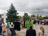 В парке у мемориала «Клятва» станицы Вёшенской состоялось освящение мраморного поклонного креста