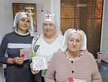 Воспитаники воскресной школы «Держава» поздравили сестёр милосердия с праздником жен-мироносиц   