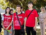 В день Воздушно-десантных войск Преосвященнейший епископ Симон возложил цветы к мемориалу в Александровском парке города Шахты