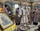 В праздник Воздвижения Честного и Животворящего Креста Господня Преосвященнейший епископ Симон возглавил богослужение в храме Покрова Пресвятой Богородицы города Красный Сулин