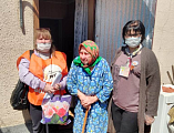 В Александровск-Грушевском благочинии состоялась раздача продуктовых наборов для вручения бывшим несовершеннолетним узникам фашизма