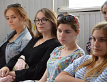 В рамках духовно-просветительской программы «Единая вера – единая Русь святая» монахиня Мария (Литвинова), насельница Свято-Елисаветинского монастыря провела встречу со студентами