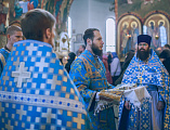 В праздник Сретения Господня Преосвященнейший епископ Симон совершил Божественную литургию в Покровском кафедральном соборе г. Шахты