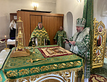 В праздник Пятидесятницы Преосвященнейший епископ Симон совершил Божественную литургию в храме Святой Троицы города Каменск-Шахтинский