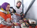 Работа гуманитарного склада при храме Архистратига Михаила
