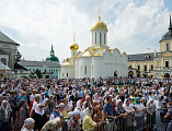 В день памяти преподобного Сергия Радонежского Преосвященнейший епископ Симон сослужил Предстоятелю Русской Церкви в Троице-Сергиевой Лавре