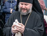 Праздник Благовещения Пресвятой Богородицы собрал многочисленных верующих города Шахты на богослужение в Покровском кафедральном соборе