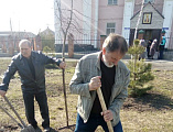 На приходе храма святого Равноапостольного князя Владимира облагораживается прихрамовая территория