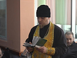 Иерей Димитрий Дяур посетил психоневрологический диспансер города Зверево