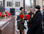 Епископ Симон принял участие в возложении цветов к мемориальному комплексу «Площадь 40-летия Победы» в честь приближающегося праздника – Дня защитника Отечества