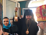 Из Шахтинской епархии Благодатный огонь передан верующим юго-востока Украины