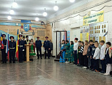 Принятых в казаки пятиклассников школы № 23 напутствовал духовник шахтинских кадет иерей Евгений Поцелуев