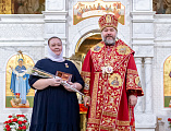 Праздник Светлого Христова Воскресения в Покровском кафедральном соборе города Шахты продолжился великой вечерней
