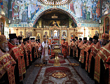 В день празднования Светлой Пасхи в Покровский кафедральный собор г. Шахты доставлен Благодатный огонь из Иерусалима