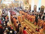 В Покровском кафедральном соборе г. Шахты состоялось соборное богослужение перед великой святыней – частицей мощей святителя Луки, архиепископа Крымского