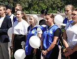 В День памяти детей – жертв войны в Донбассе, молодежь города Шахты провела акцию памяти