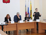 В Шахтах прошел семинар по вопросу возможности получения средств Фонда президентских грантов на конкурсной основе. В мероприятии приняла участие помощник благочинного Александровск-Грушевского округа