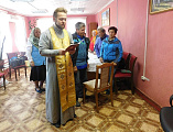 Благочинный приходов Кашарского округа иерей Георгий Грошев посетил Центр социального обслуживания граждан пожилого возраста и инвалидов сл. Кашары
