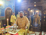 В день Отдания праздника Воздвижения Животворящего Креста Господня Преосвященнейший епископ Симон совершил Божественную литургию в храме святителя Николая ст. Багаевской