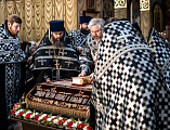 Вечерня Великой Пятницы с чином выноса Плащаницы