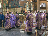 В праздник Воздвижения Честного и Животворящего Креста Господня Преосвященнейший епископ Симон возглавил богослужение в Покровском кафедральном соборе г. Шахты