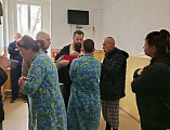 Священник посетил психоневрологический диспансер в дни Светлой седмицы