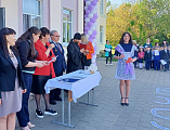 Иеромонах Арсений (Алимов) поздравил с окончанием школы выпускников МБОУ СОШ № 22 пос. Горный