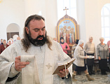 В престольный день Преосвященнейший епископ Симон совершил Божественную литургию в храме благоверного князя Александра Невского г. Шахты и рукоположил монаха Амвросия во иеродиакона