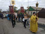 В городе Миллерово 4 ноября в честь празднования Дня народного единства и иконы Казанской Божией Матери прихожане Андреевского и Пантелеимоновского храмов прошли крестным ходом по улицам города