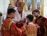 Со Светлым Христовым Воскресением в субботу Светлой седмицы Преосвященнейший епископ Симон поздравил прихожан храма святителя Николая Чудотворца пос. Аютинский г. Шахты