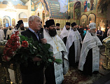 Великая Рождественская вечерня продолжила светлый праздник в Покровском кафедральном соборе г. Шахты