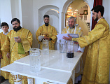 Преосвященнейший епископ Симон совершил чин великого освящения придела Святых царственных страстотерпцев храма Державной иконы Божией Матери города Донецка