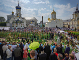 В день памяти преподобного Сергия Радонежского Преосвященнейший епископ Симон сослужил Предстоятелю Русской Церкви в Троице-Сергиевой Лавре