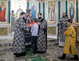 Преосвященнейший епископ Симон совершил Литургию Преждеосвященных Даров в храме святого благоверного князя Александра Невского города Шахты