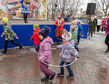 В прощеное воскресенье на Соборной площади города Шахты состоялись народные гуляния, посвященные Масленице «Гуляет русская душа»
